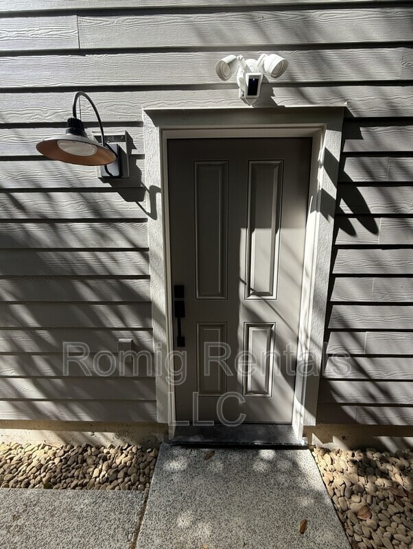 Photo - 2111 E Mill Plain Blvd - A Apartment