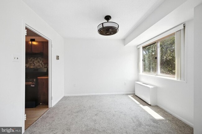 Building Photo - 2500 N Van Dorn St