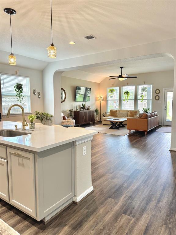 Foto del edificio - 272 Rimrock Ct