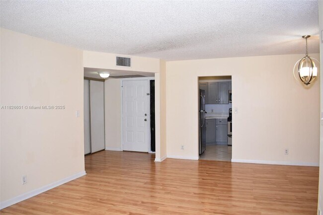 Building Photo - 4459 Carambola Cir S