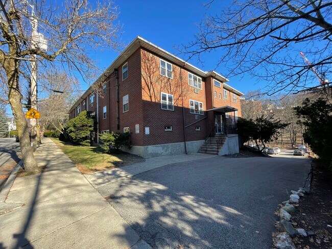 Building Photo - 217 Kent St