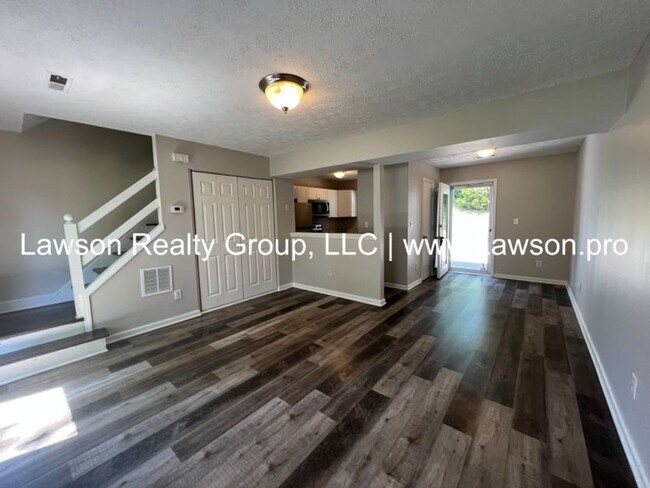 Foto del edificio - Nice, Updated Townhouse in Cloverdale