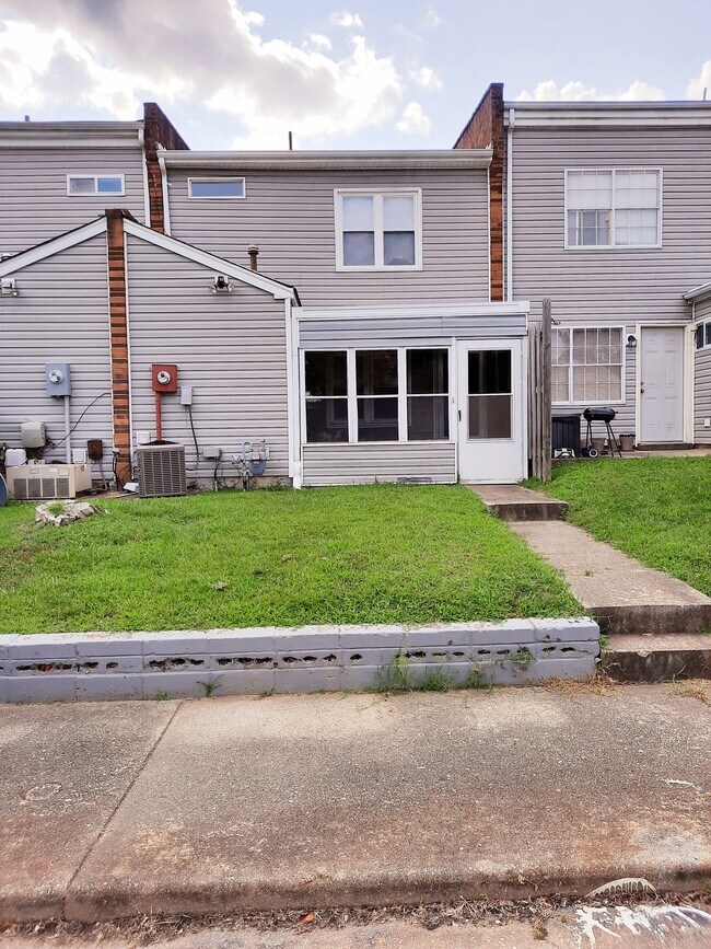 Building Photo - 6113 Hokie Ct