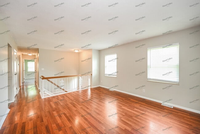 Building Photo - 714 Miles Ln