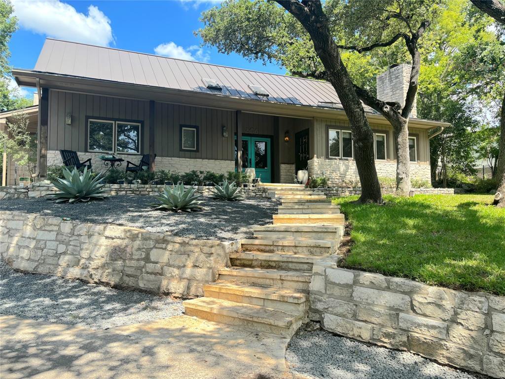 Primary Photo - 806 Rock Creek Dr