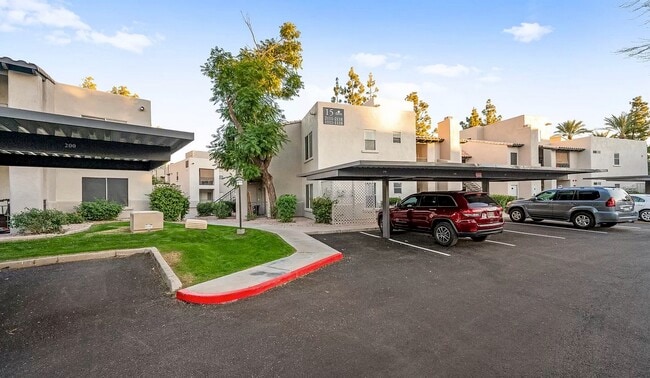 Foto del edificio - 14145 N 92nd St