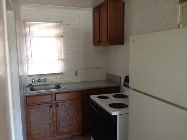 Foto del diseño de interior - 2538-2544 E Illinois Ave