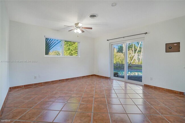 Foto del edificio - 3 br, 2 bath House - 831 NE 182nd St 0