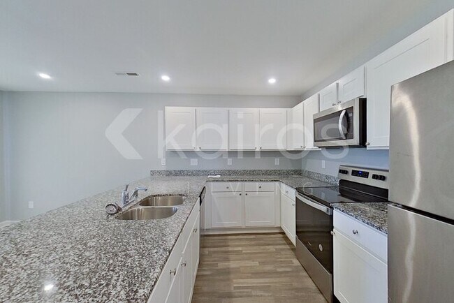 Foto del edificio - 105 Spencer Dr