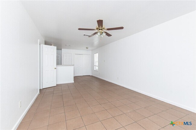 Foto del edificio - 4207 Primrose Dr
