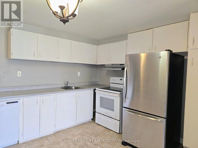 Building Photo - 2515 River Rd