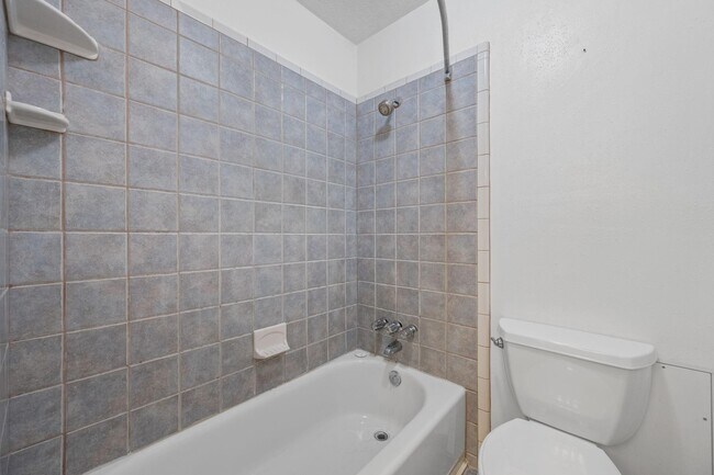 Foto del edificio - 19907 Lions Gate Dr