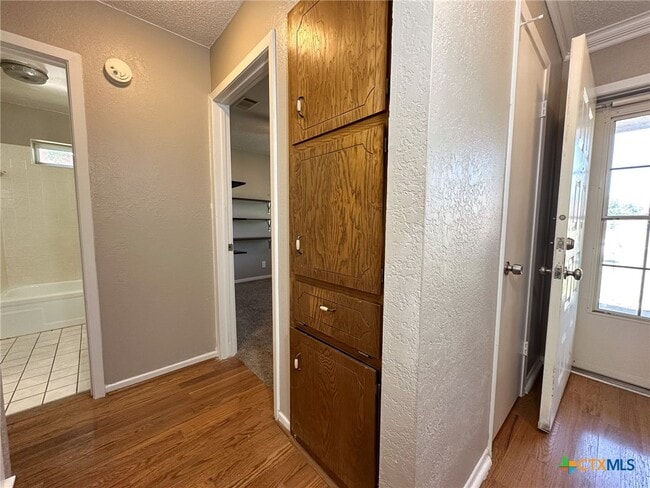 Building Photo - 1608 Becker Dr
