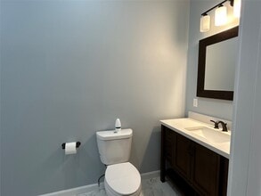 Building Photo - 414 N Avenue C