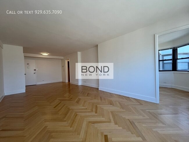 Building Photo - 420 E 79th St