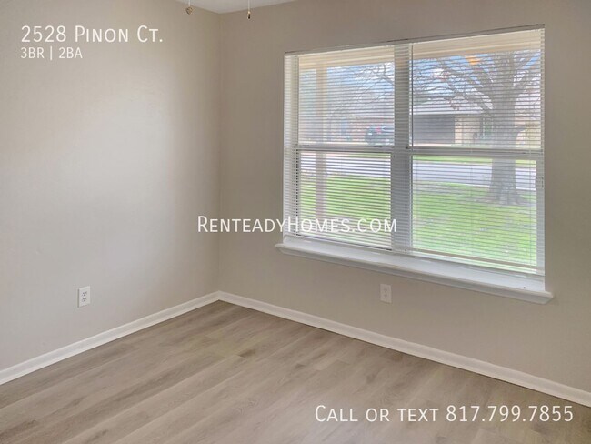Building Photo - 2528 Pinon Ct