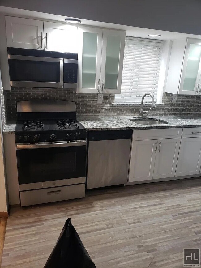 Foto del edificio - LITTLEFIELD AVENUE