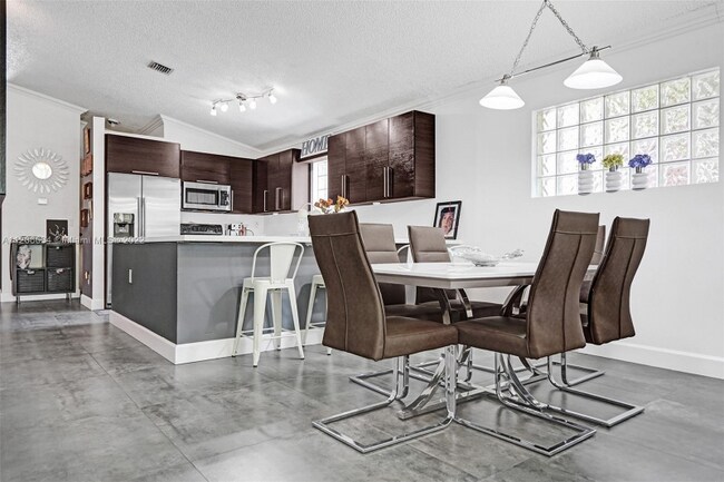 Foto del edificio - 17064 NW 10th St