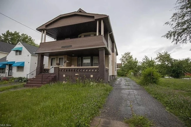 Building Photo - 3252 E 142nd St