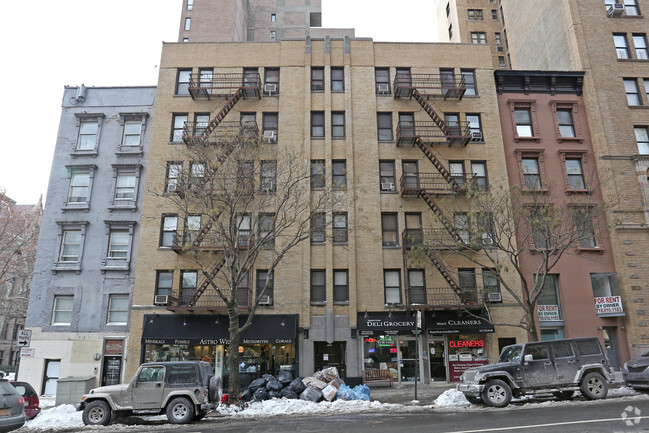 Building Photo - 102 W 79th Street