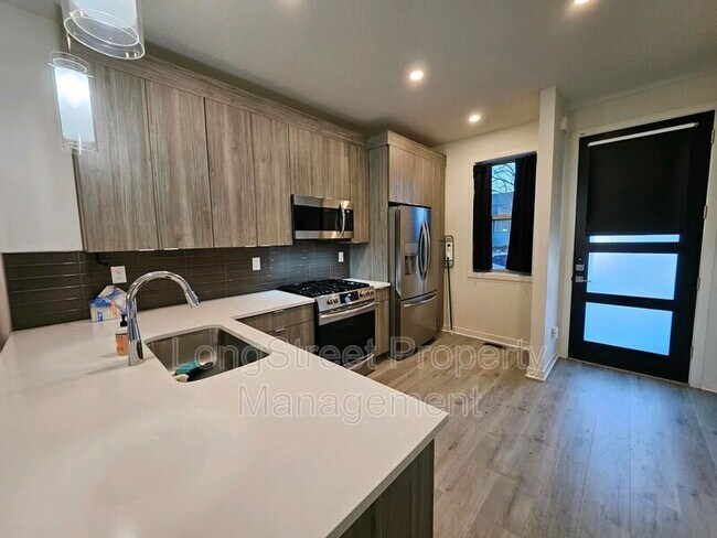 Foto del edificio - 7334 N Curtis Ave