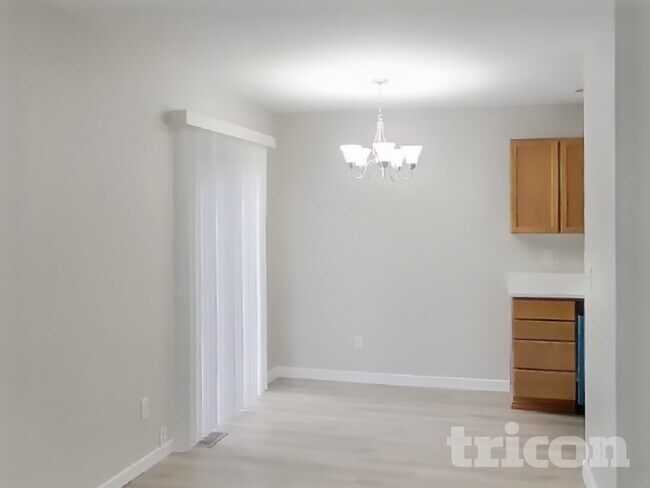 Foto del edificio - 217 81st Dr SE