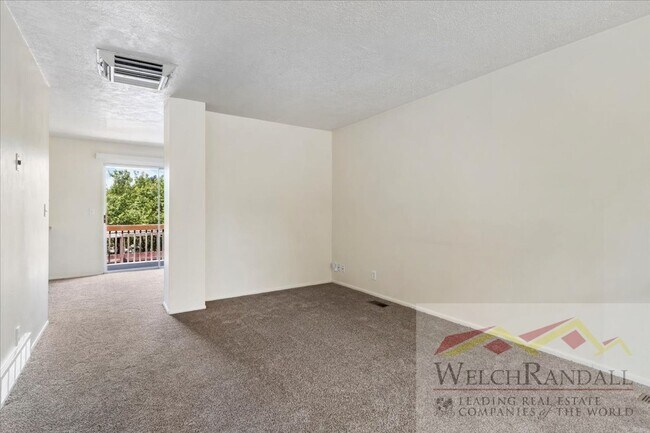 Building Photo - 3 Bedroom 2 Bath Duplex. SLC