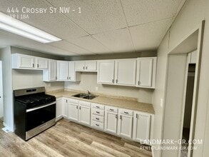 Building Photo - 444 Crosby St NW