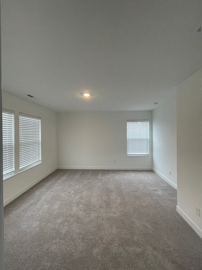 Foto del edificio - 1717 Woods Edge Dr