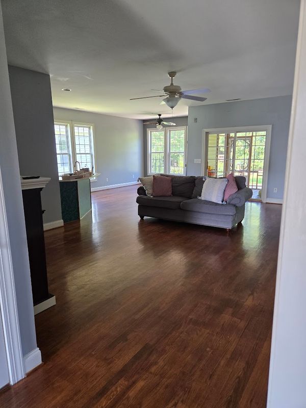 Foto del edificio - 2761 Country Club Dr