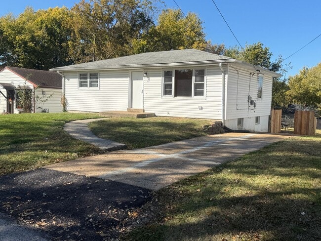 Building Photo - 2 bedroom Rental Home