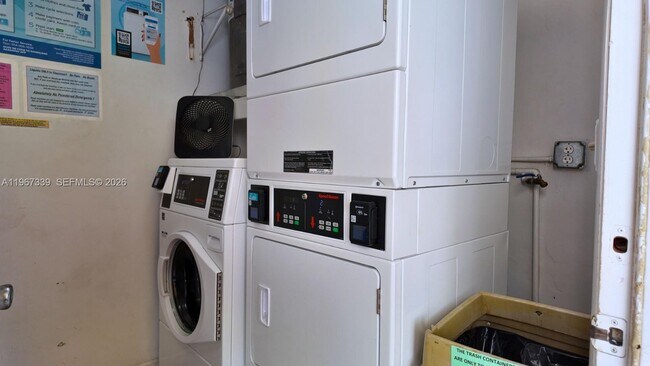 Foto del edificio - 5840 NE 22nd Way