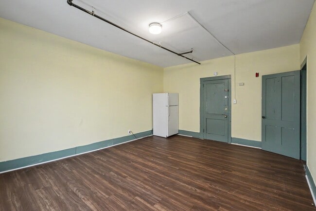 Building Photo - 128 High St