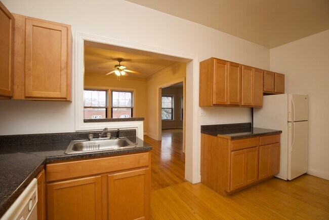 Building Photo - 1302 Oak