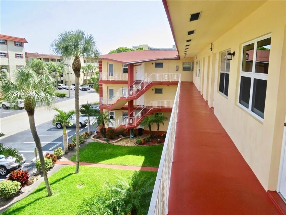 Building Photo - 5050 Bay view Dr