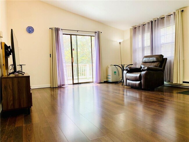 Foto del edificio - 35 Ashumet Rd