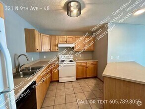 Building Photo - 321 9th Ave