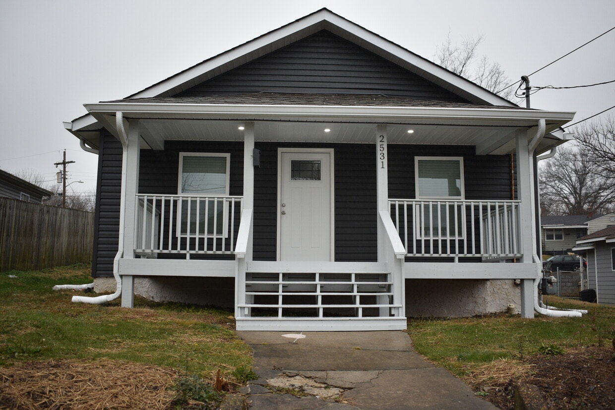 5 Bedroom 2.5 Bath - 5 Bedroom 2.5 Bath