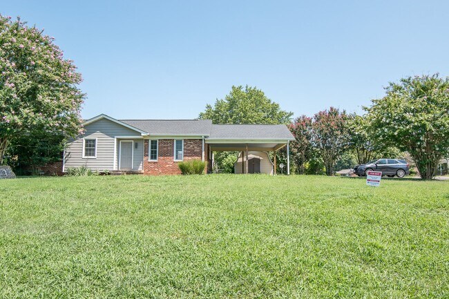 Building Photo - One Level Living in Murfreesboro!