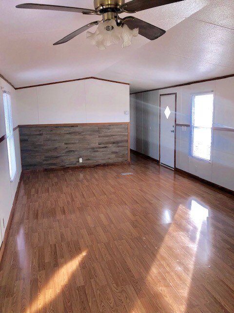 Building Photo - 1516 Jans Dr