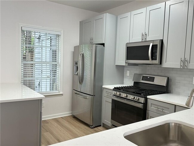 Building Photo - 4162 Howell Park Rd
