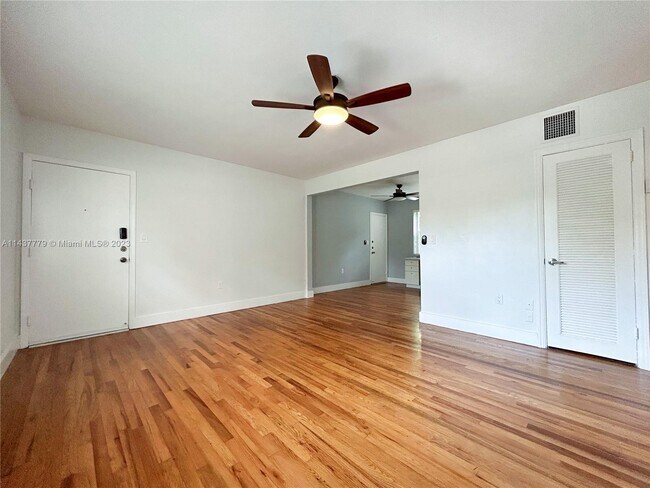 Building Photo - 7820 SW 55th Ave