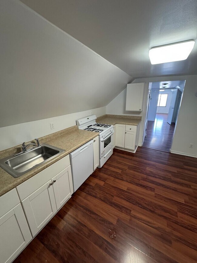 Foto del edificio - 331 Bracken Ave