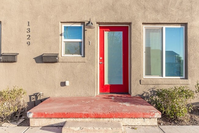 Building Photo - 1 bed/1 bath Apartment in CENTRAL PHOENIX