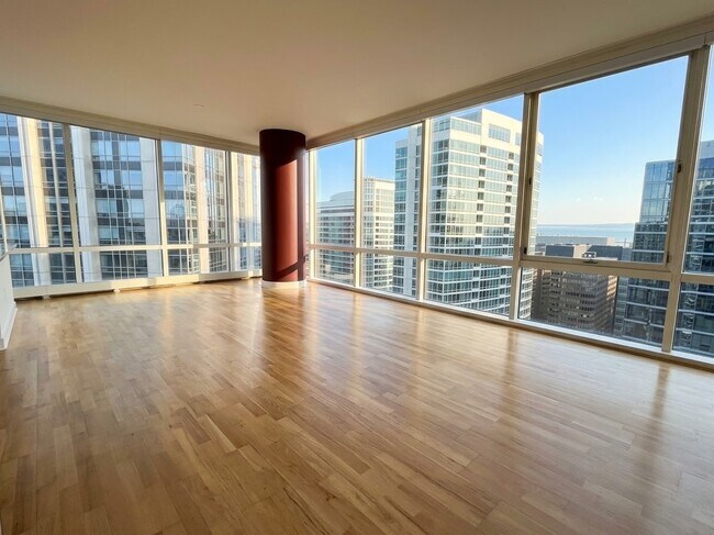 Building Photo - 505 N McClurg Ct