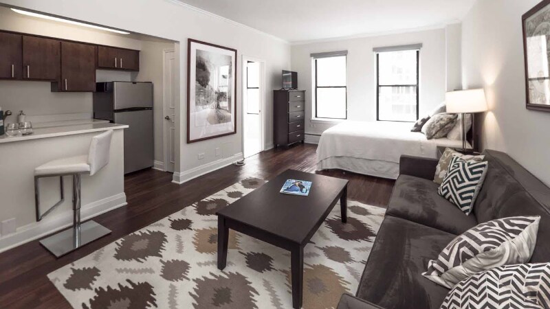 Foto principal - 200 E Chestnut St