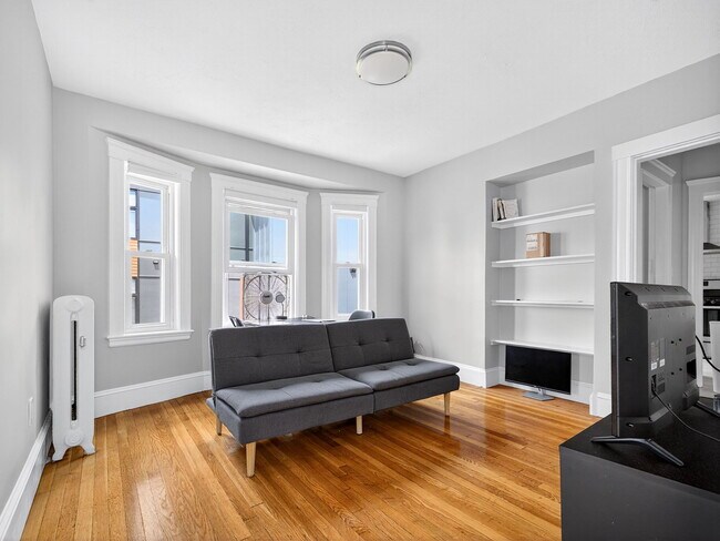 Building Photo - 254 Main St