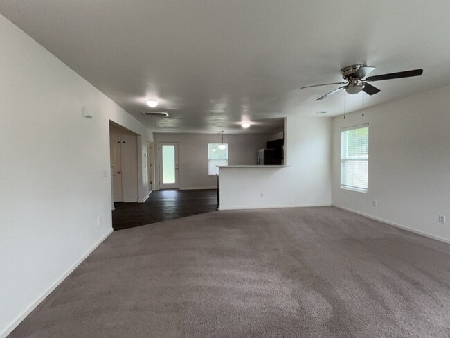 Building Photo - 114 Rockingham Way