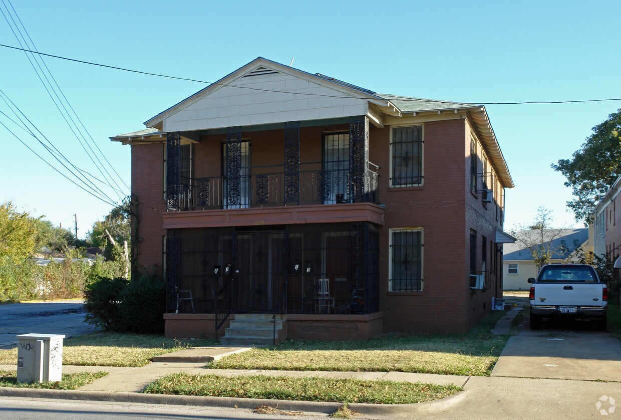 Building Photo - 1804 N Washington Ave