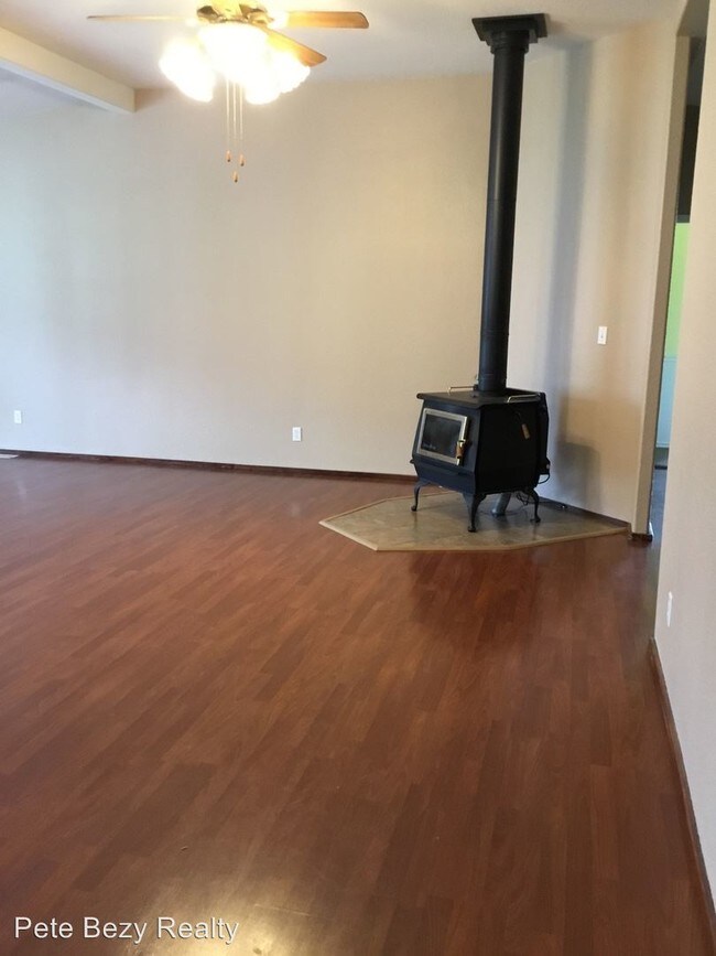 Building Photo - 3 br, 2 bath House - 174 Growlers Gulch Rd